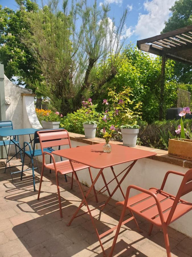 Au Mas De Janita Hotell Cahuzac-sur-Vère Exteriör bild