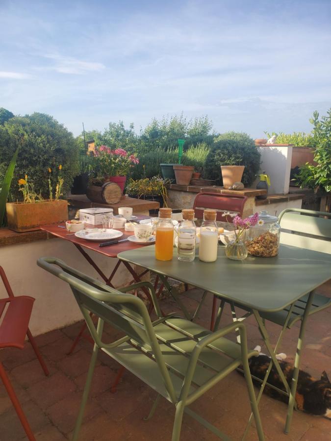 Au Mas De Janita Hotell Cahuzac-sur-Vère Exteriör bild