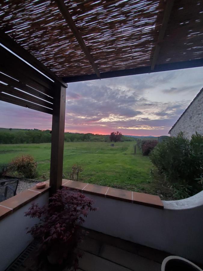 Au Mas De Janita Hotell Cahuzac-sur-Vère Exteriör bild